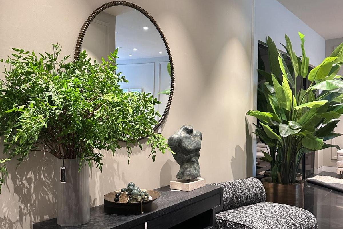 Üzletdekoráció műnövényekkel: így növeld az eladásokat a látványtervezéssel